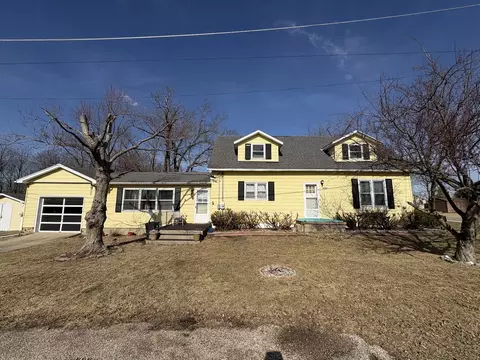 4902 14th St, Streator, IL 61364