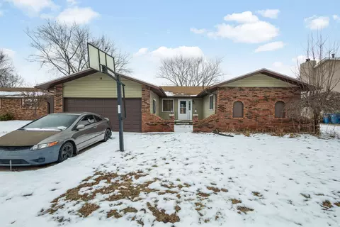 703 Heritage Dr, Bourbonnais, IL 60914