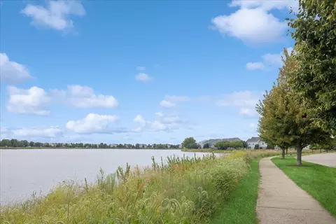 View/Area - 100 Devoe Dr, Oswego, IL 60543 photo 1 of 1