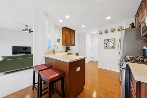 Kitchen - 100 Devoe Dr, Oswego, IL 60543 photo 1 of 3