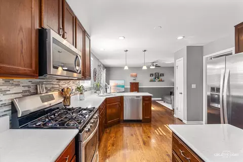 Kitchen - 2843 Winchester Dr, Elgin, IL 60124 photo 1 of 3