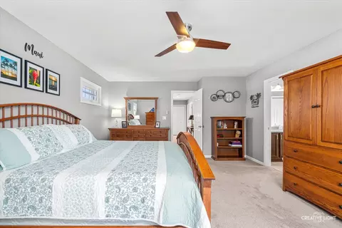 Bedroom - 2843 Winchester Dr, Elgin, IL 60124 photo 3 of 4