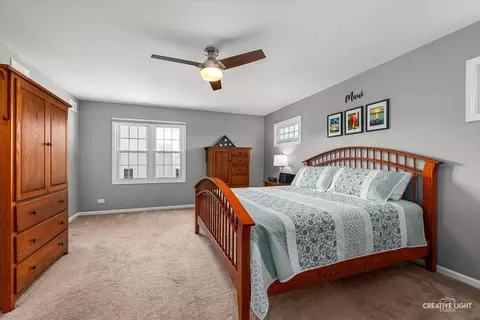 Bedroom - 2843 Winchester Dr, Elgin, IL 60124 photo 2 of 4