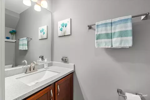 Bath - 2843 Winchester Dr, Elgin, IL 60124 photo 1 of 5