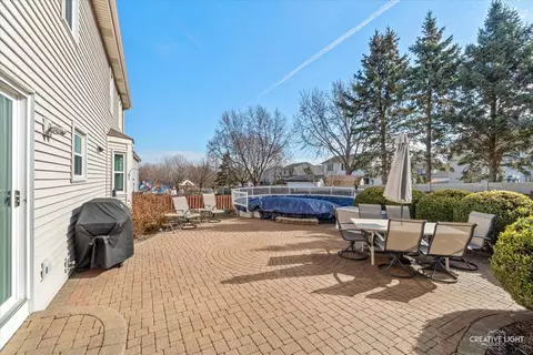 Exterior - 2843 Winchester Dr, Elgin, IL 60124 photo 2 of 3