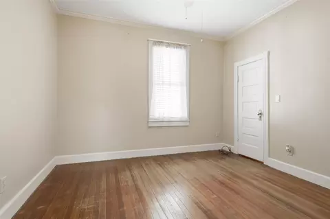 Bedroom - 401 S Mclean St, Bloomington, IL 61701 photo 2 of 4