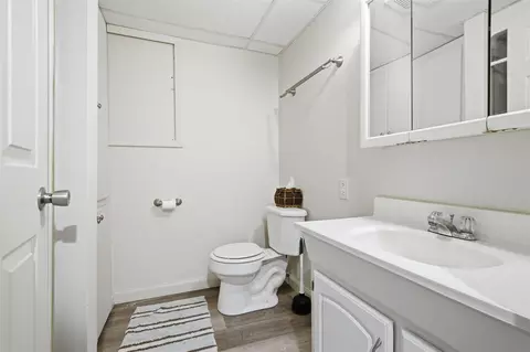 Bath - 401 S Mclean St, Bloomington, IL 61701 photo 2 of 2