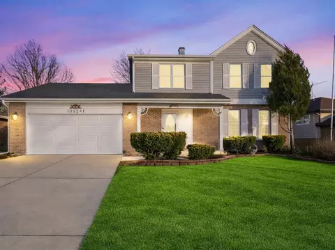 10 S241 Wallace Dr, Downers Grove, IL 60516