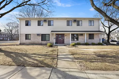 465 Echo Ln #2, Aurora, IL 60504