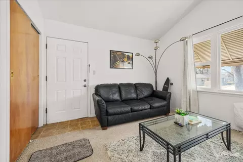 Living - 505 Ryan Ln, West Dundee, IL 60118 photo 3 of 6