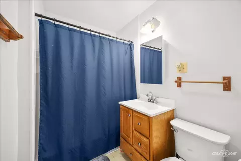 Bath - 505 Ryan Ln, West Dundee, IL 60118 photo 2 of 3