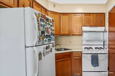 Kitchen - 505 Ryan Ln, West Dundee, IL 60118 photo 2 of 3