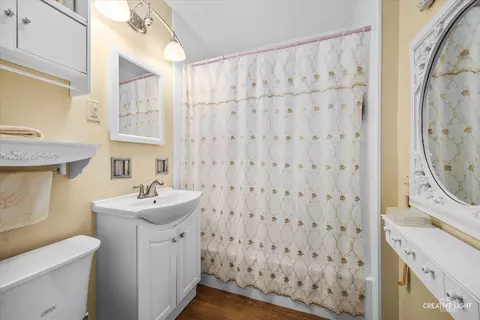 Bath - 505 Ryan Ln, West Dundee, IL 60118 photo 1 of 3
