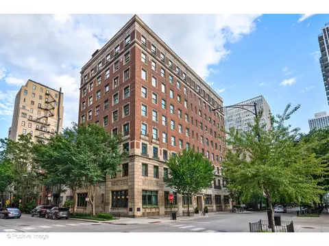 1255 N State Pkwy #7B, Chicago, IL 60610