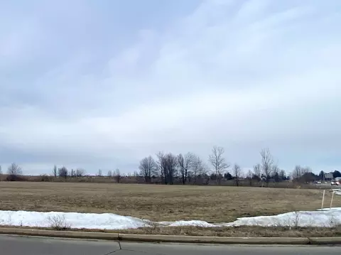 4202 Nicklaus Dr, Champaign, IL 61822 photo 3