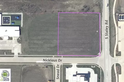 4202 Nicklaus Dr, Champaign, IL 61822 photo 2