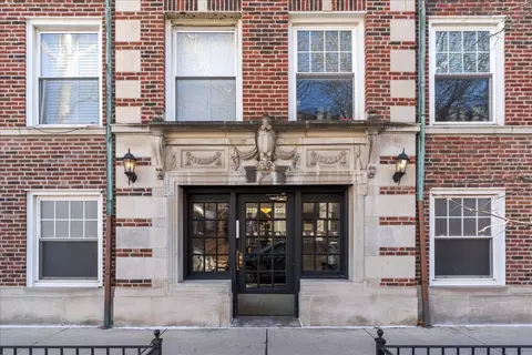 2929 N Pine Grove Ave #1, Chicago, IL 60657