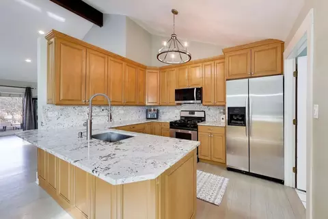 Kitchen - 10646 Willow Ave, Mokena, IL 60448 photo 1 of 4