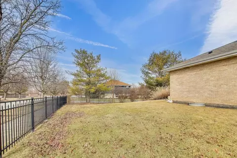 Exterior - 10646 Willow Ave, Mokena, IL 60448 photo 6 of 9