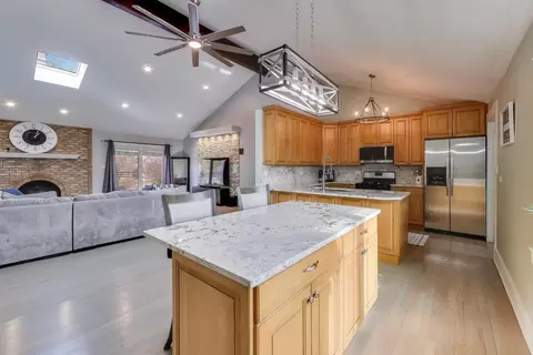 Kitchen - 10646 Willow Ave, Mokena, IL 60448 photo 4 of 4
