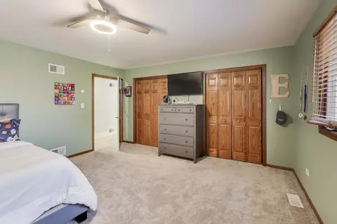 Bedroom - 10646 Willow Ave, Mokena, IL 60448 photo 5 of 9