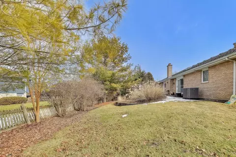 Exterior - 10646 Willow Ave, Mokena, IL 60448 photo 7 of 9