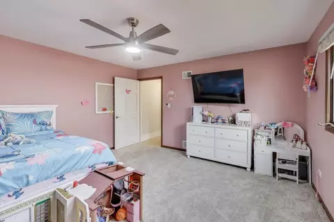 Bedroom - 10646 Willow Ave, Mokena, IL 60448 photo 7 of 9