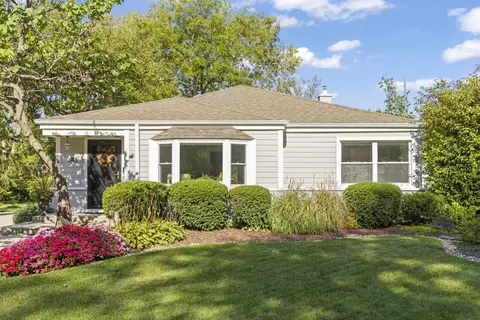 582 Glendale Ave, Glen Ellyn, IL 60137