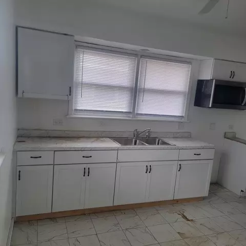 Kitchen - 16444 Wolcott Ave, Markham, IL 60428 photo 1 of 2