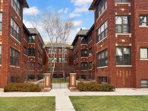 510 Madison St #3S, Oak Park, IL 60302