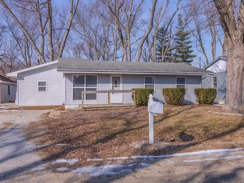 Exterior - 8198 Pine Ave, Downs, IL 61736 photo 7 of 7
