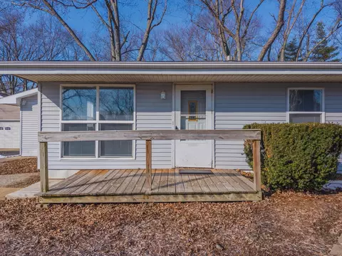 Exterior - 8198 Pine Ave, Downs, IL 61736 photo 3 of 7
