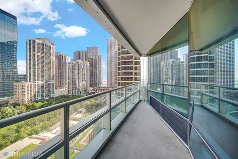 Exterior - 340 E Randolph St #1302, Chicago, IL 60601 photo 1 of 6