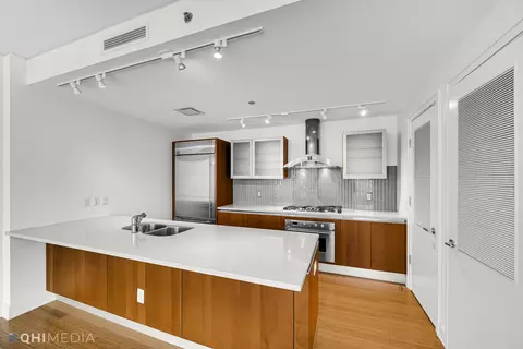 Kitchen - 340 E Randolph St #1302, Chicago, IL 60601 photo 1 of 3