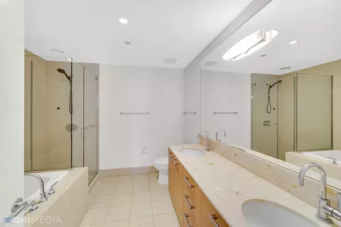Bath - 340 E Randolph St #1302, Chicago, IL 60601 photo 2 of 4