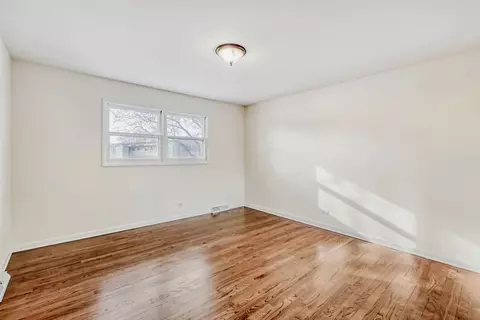 Bedroom - 1630 Maple Ln, Elgin, IL 60123 photo 3 of 4