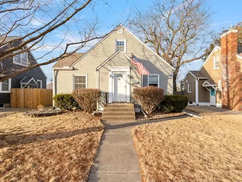 2334 Elm St, Davenport, IA 52803