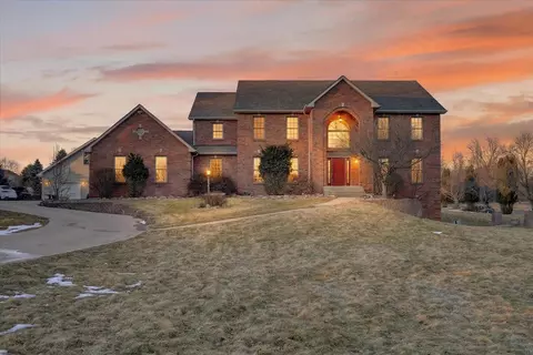 8306 E Crockett Rd, Roscoe, IL 61073