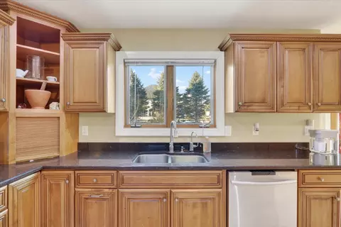 Kitchen - 8306 E Crockett Rd, Roscoe, IL 61073 photo 4 of 5