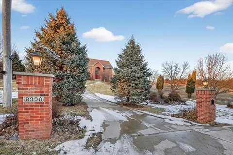 Exterior - 8306 E Crockett Rd, Roscoe, IL 61073 photo 2 of 16