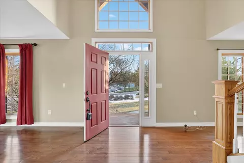 Entry Way - 8306 E Crockett Rd, Roscoe, IL 61073 photo 1 of 3