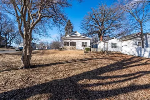 Exterior - 603 S Main St, Eureka, IL 61530 photo 6 of 12
