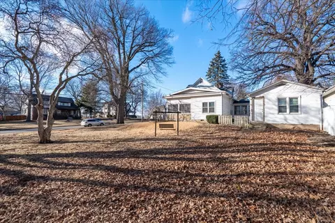Exterior - 603 S Main St, Eureka, IL 61530 photo 7 of 12