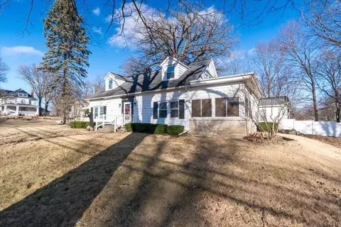 Exterior - 603 S Main St, Eureka, IL 61530 photo 2 of 12