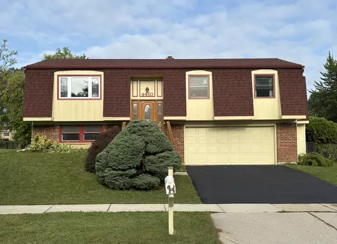 Exterior - 4480 Thornbark Dr, Hoffman Estates, IL 60192 photo 8 of 9