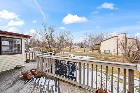 Exterior - 4480 Thornbark Dr, Hoffman Estates, IL 60192 photo 6 of 9