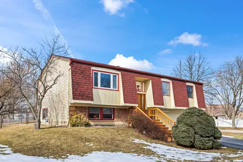 4480 Thornbark Dr, Hoffman Estates, IL 60192