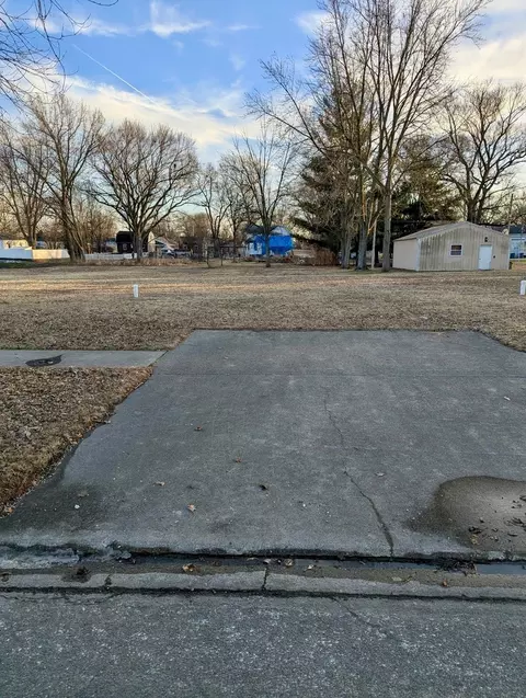 109 E Sheridan St, Watseka, IL 60970