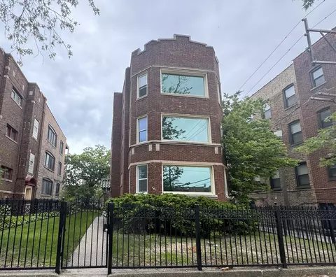7847 S Bennett Ave, Chicago, IL 60649