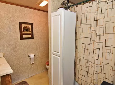 Bath - 33850 E 2900 North Rd, Dwight, IL 60420 photo 1 of 1